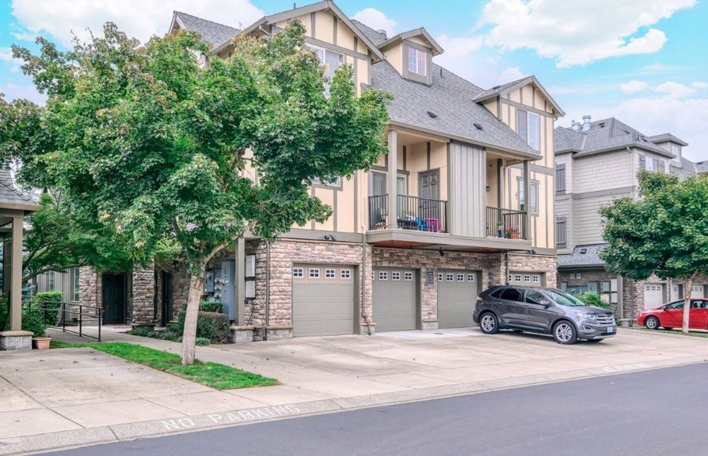 Photo - 856 NE Wheelock Pl