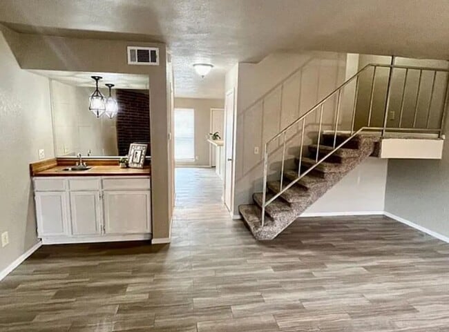 Photo - 1,562 sf Duplex in Norman