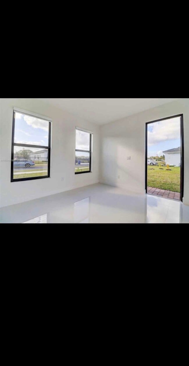 Photo - 30870 SW 192nd Ave Unidad #2