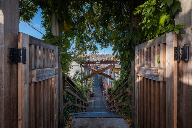 Photo - 2031 Fairview Ave E