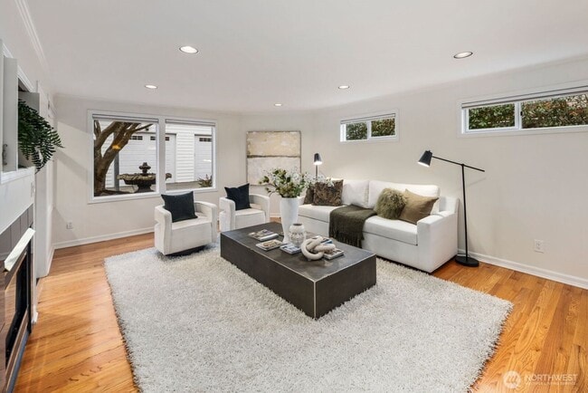 Photo - 2647 39th Ave W