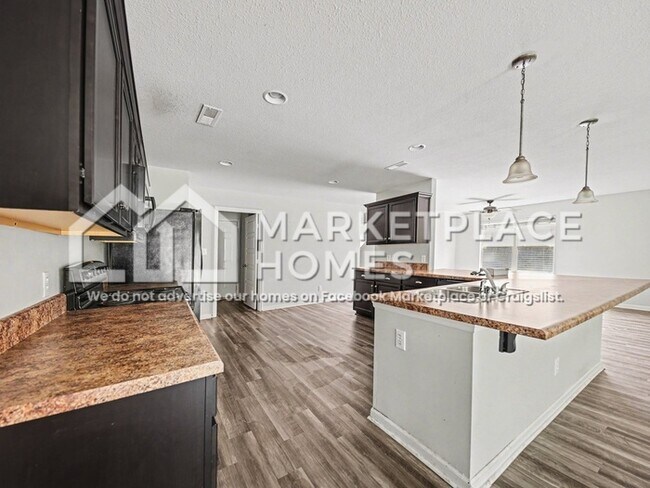 Photo - 201 Sedgewick Dr