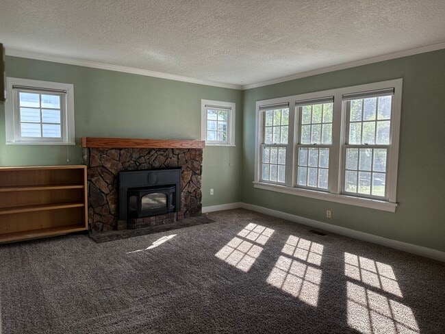 Photo - 1622 NW Awbrey Rd
