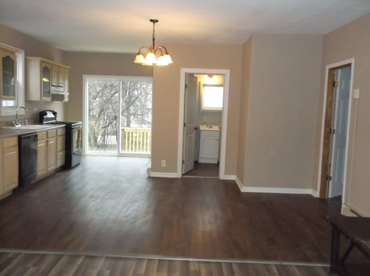Photo - 705 E Dominick St Apartments Unit 1