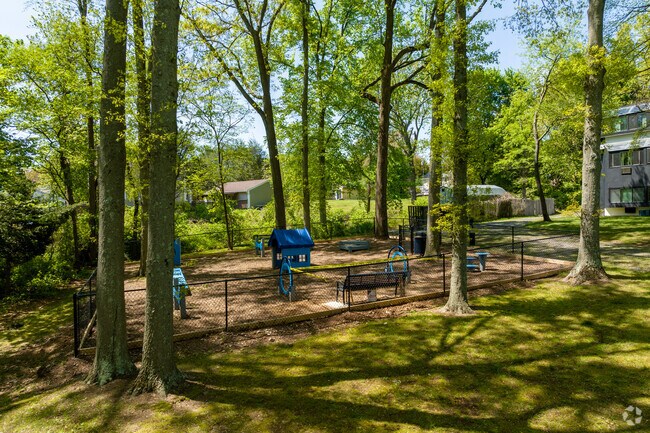 Whitewood Pond Apartments