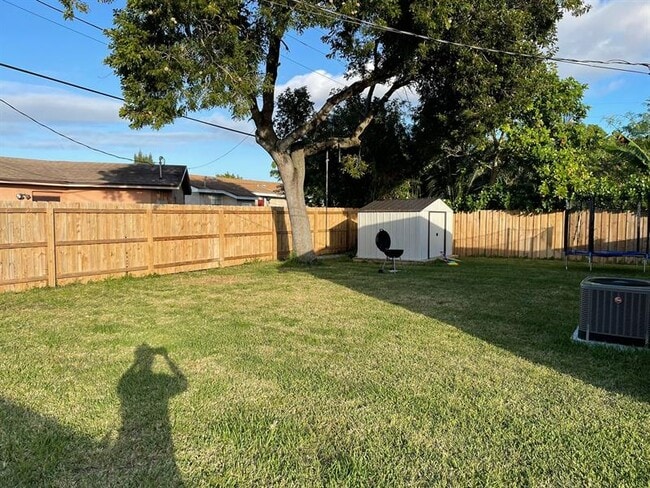 Photo - 1481 NW 2nd St