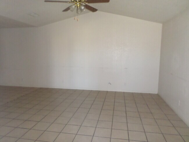 Photo - 1602 Van Zanten Dr Unit A