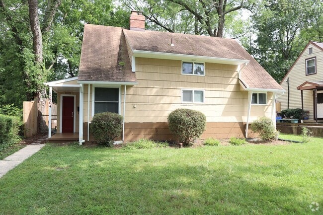 Building Photo - Very Cute 3 bedroom just 7 Minutes to Twin... Rental