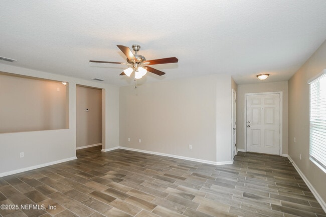 Photo - 3786 Robena Rd