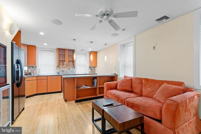 Photo - 345 S Hicks St