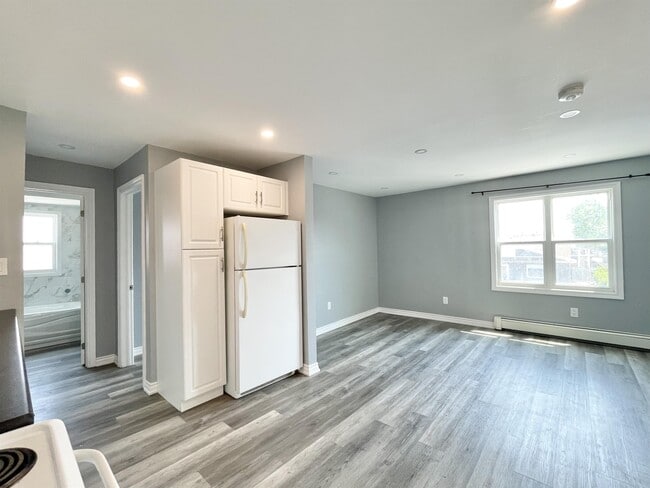 Photo - 728 E Main St Unité C