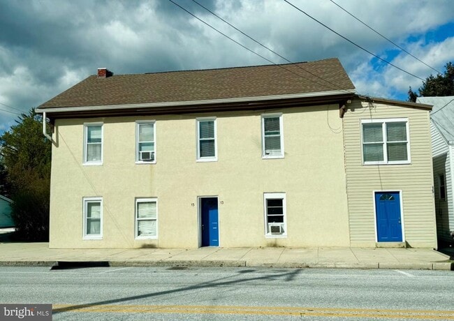 Building Photo - 13 E Water St Unit 15B