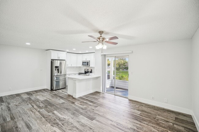 Sala de estar - South Bay Apartments