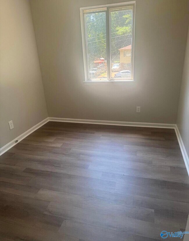 Photo - 2416 Hanover Dr NW