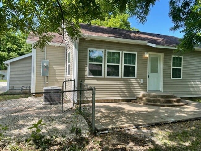 Photo - PRE-LEASING! Beautiful 3 Bedroom 2 Bath 2 Living Areas + Detached 1 Car Garage/ Workshop