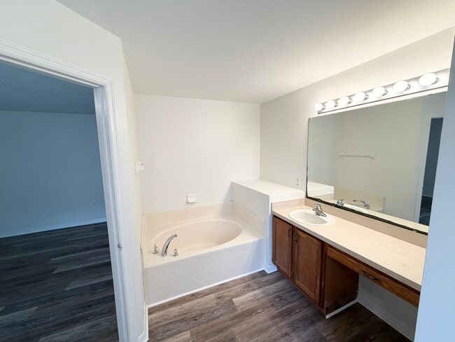 Photo - 10 Pinelynn Dr