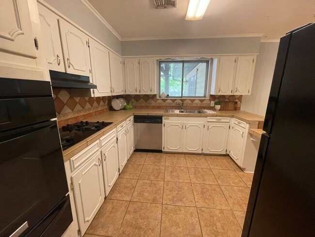 Photo - Large 4 Bedroom Home in Southern Hills