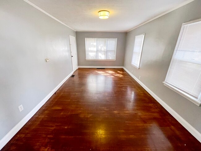 Photo - 720 Paxton Place