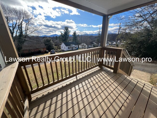 Photo - Cozy Two Bedroom Home with Updates Throughout!