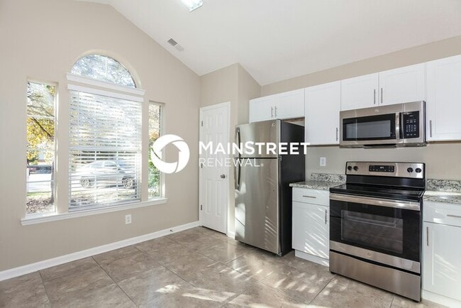 Photo - 3 Bedroom Pet-Friendly Home in Charlotte, NC with Main Street Renewal