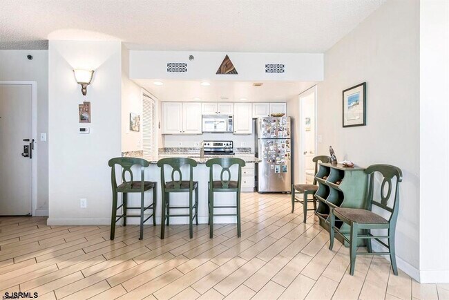 Photo - 3851 Boardwalk Unit 1910