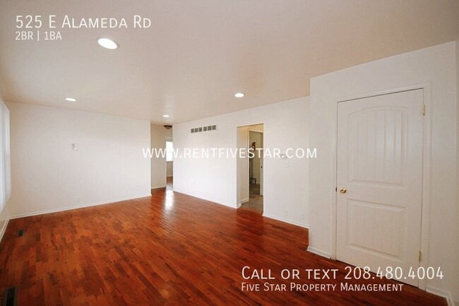 Photo - 525 E Alameda Rd