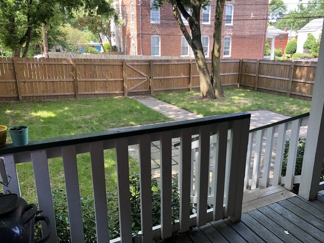 Building Photo - 3549 Grove Ave Unit Apt #1