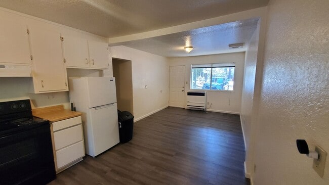 Photo - 2 Bedroom 1 Bath Duplex In Sierra Village ... Unit A