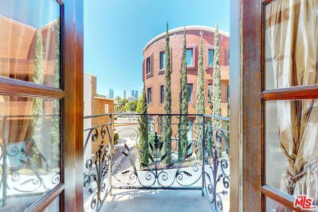 Photo - 353 S Reeves Dr Condo Unit 302