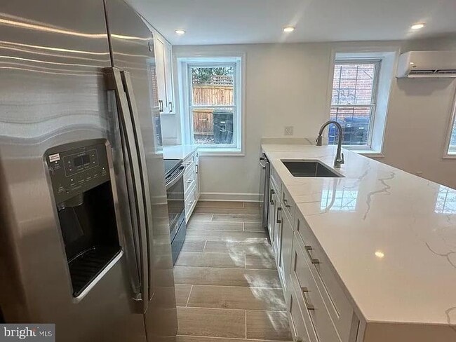 Building Photo - 4315 7th St NW Unit 2