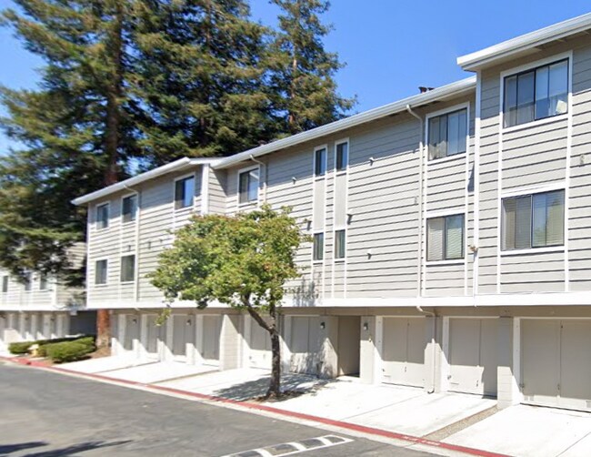 Photo - 295 Stonegate Cir Unidad Perfectly Located
