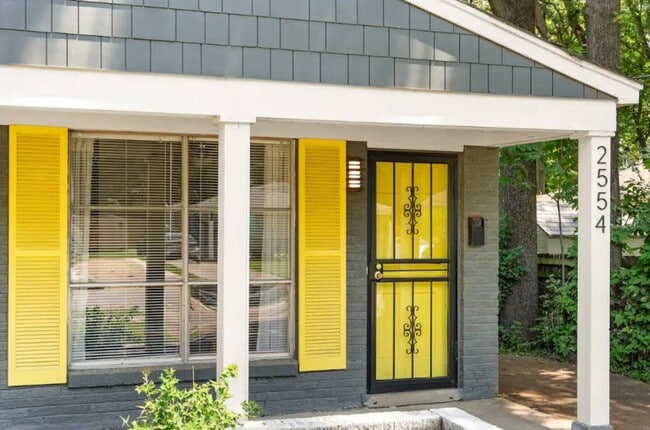 Photo - 2554 Everett Ave Townhome