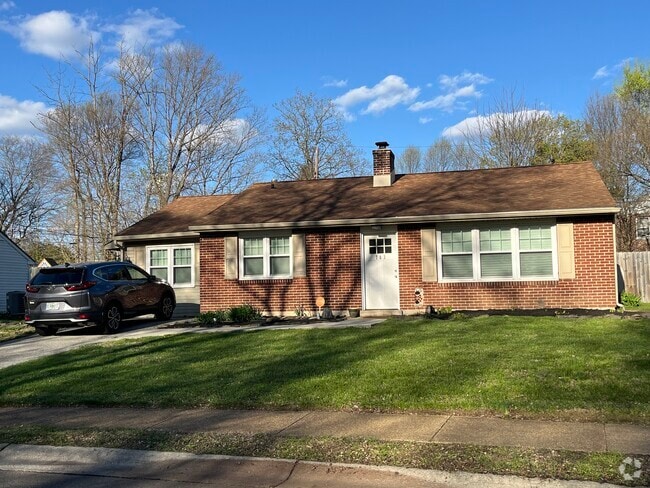 Building Photo - 703 Brook Dr Rental