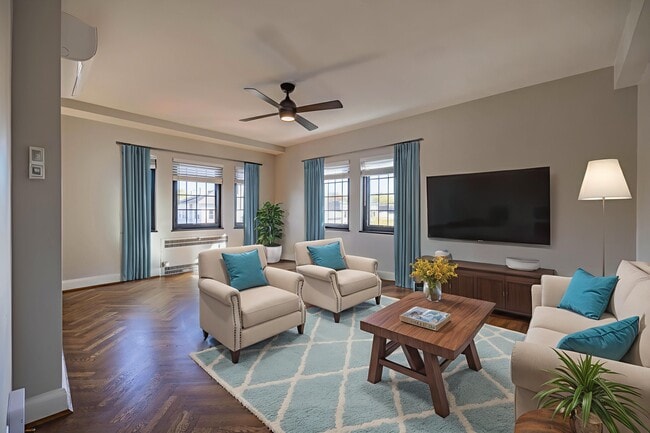2 Bedroom 918 sqft