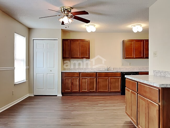 Photo - 106 Frostwood Ln