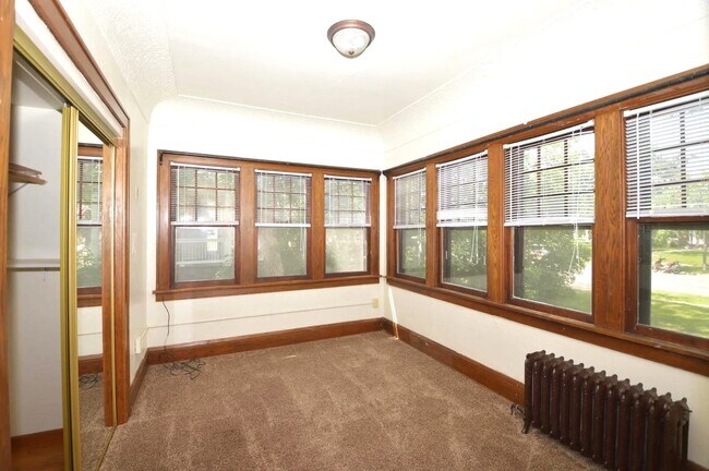 Photo - 388 3rd Ave S