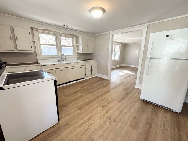 Photo - 1005 Parsonage St