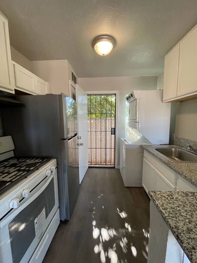 Photo - 1137 Jones Ave Unit 1141