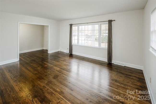 Photo - 7029 Yorktowne Dr