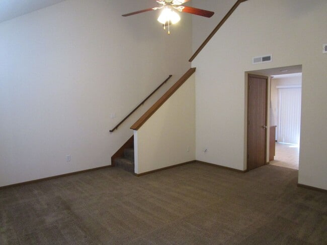Photo - 707-707 Glenstone Dr Unit 705 Glenstone Drive