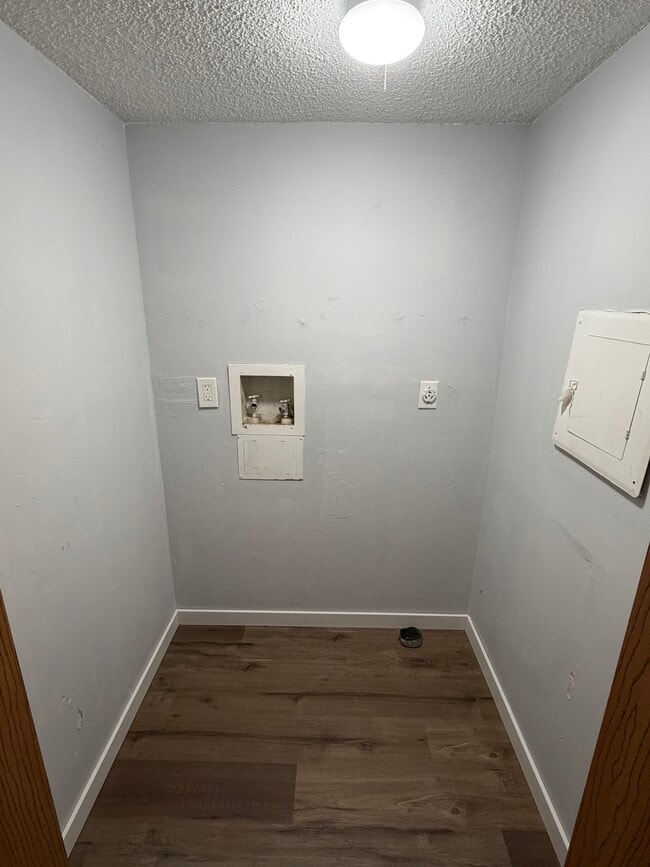 Laundry Room - 1002 Cherokee St Unit D