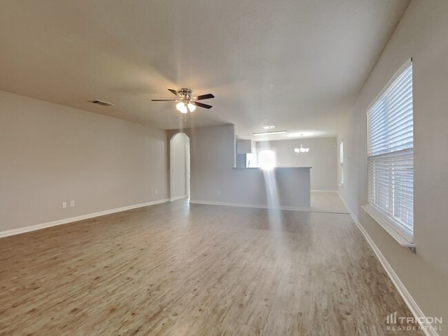 Photo - 1525 Treeta Trail