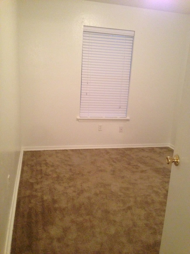 Guest Bedroom (1)