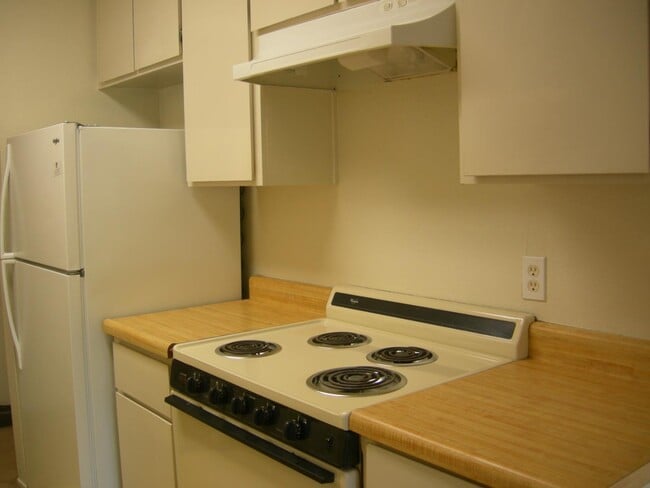 Building Photo - 310 Tradewinds Dr