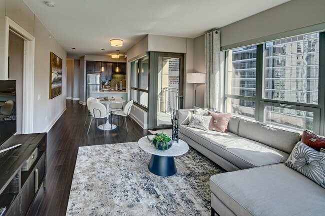RiverNorth_interior_livng dining room kitchen