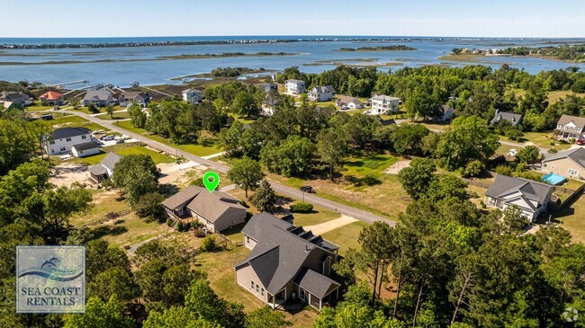 Building Photo - SUMMER MONTHLY RENTAL!!! AVAILABLE MAY-SEP...