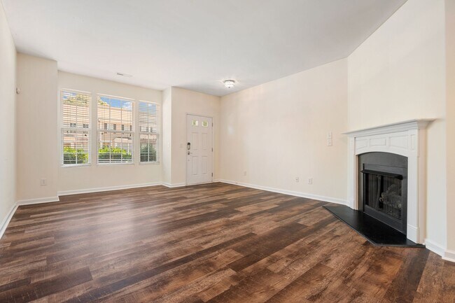 Photo - Excellent 2 BR Townhome close to Downtown Raleigh. Available now!