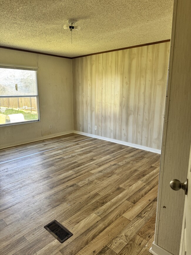 Photo - 229 Reggie Rd