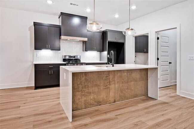 Photo - 1 Consett Ln