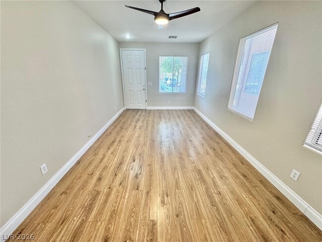 Building Photo - 10992 Scotch Rose St